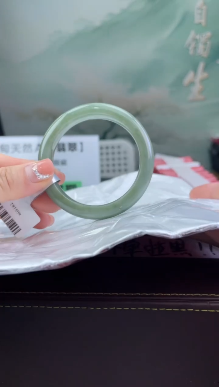 翡翠手镯未镶嵌3翡翠手镯（微瑕）