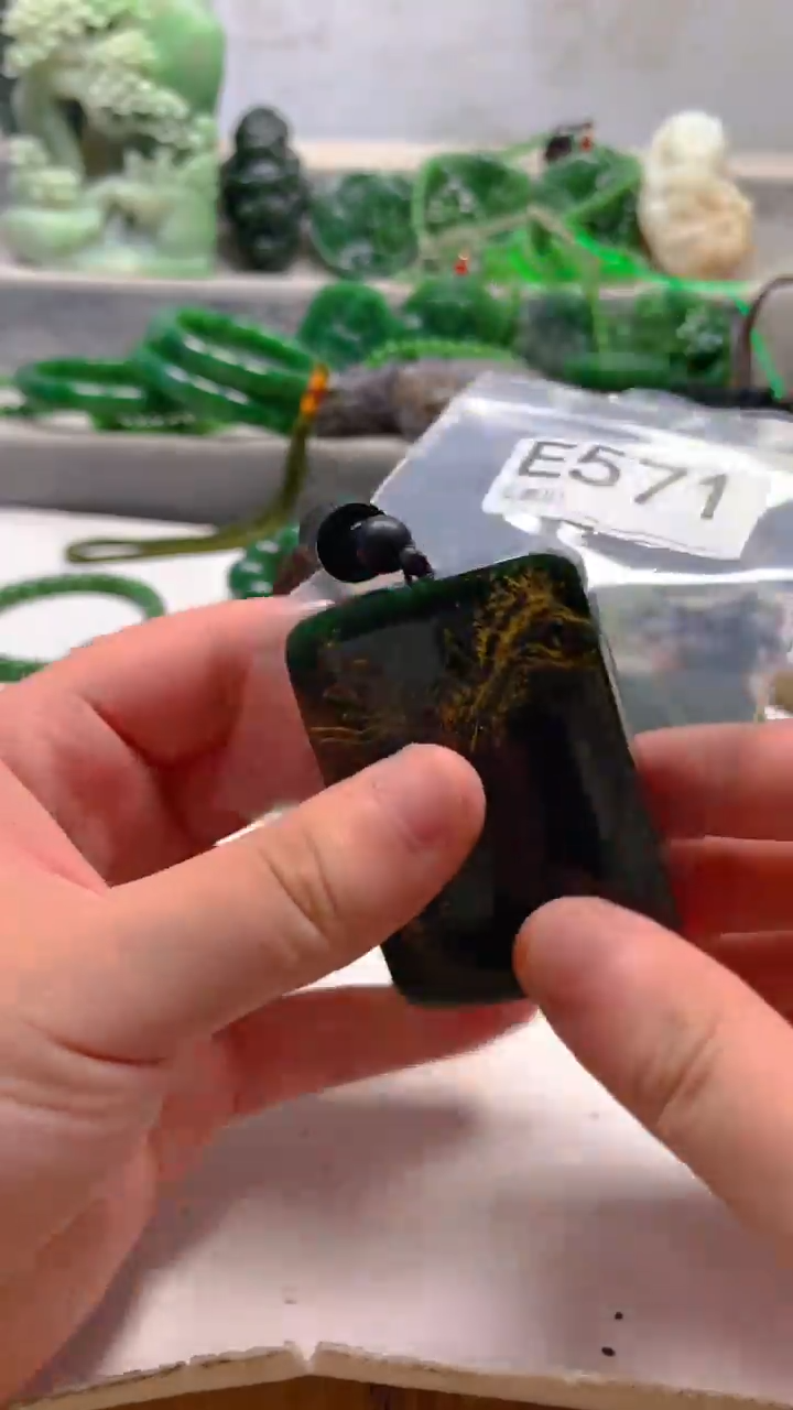 和田玉未镶嵌珠宝半成品1