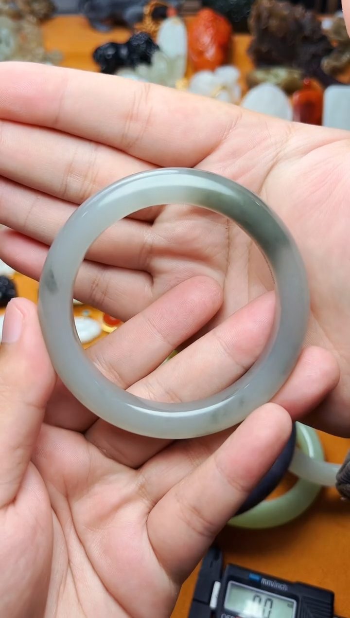 【闪购商品】和田玉手镯未镶嵌57.5圈口