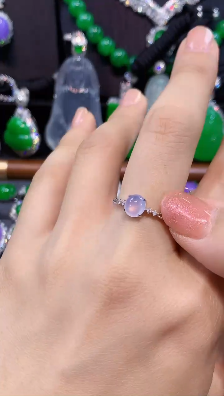 18K金镶嵌戒指翡翠戒指