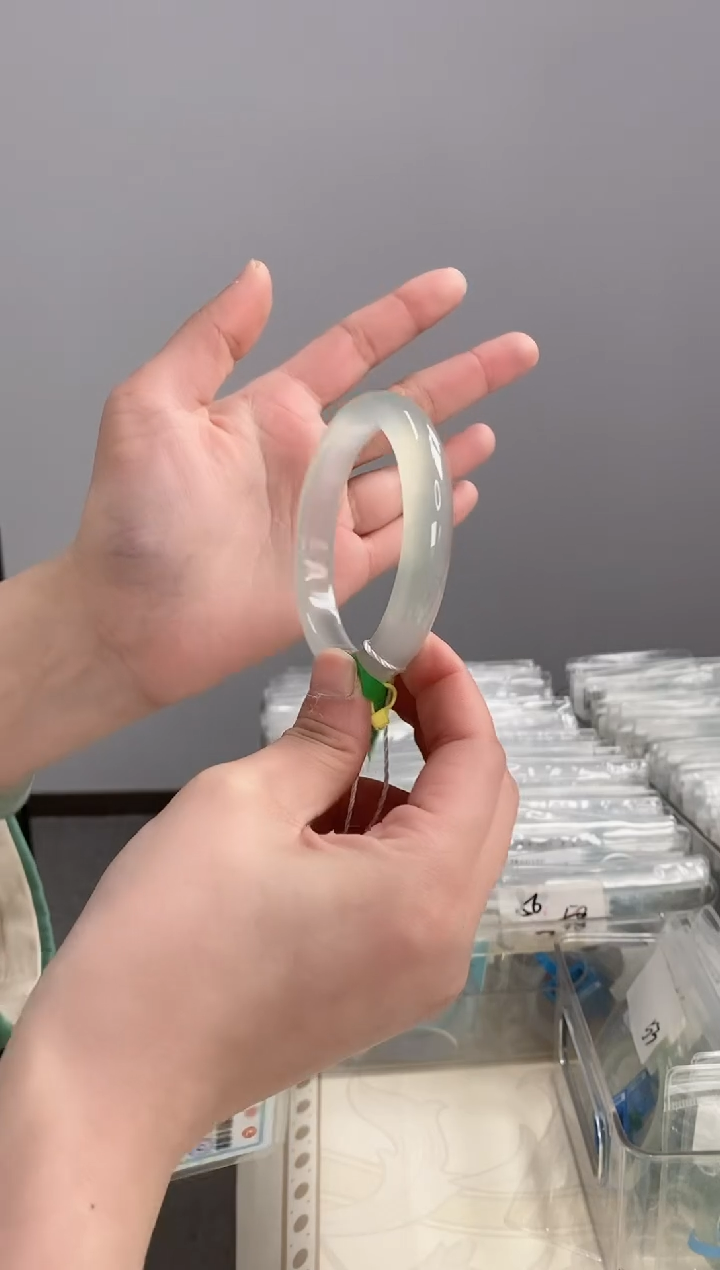 【闪购商品】玛瑙/玉髓手镯未镶嵌57-58圈