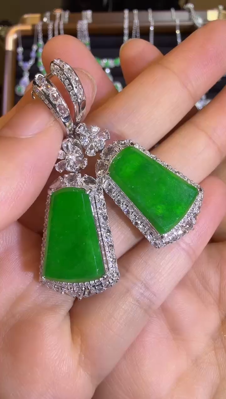 【闪购商品】翡翠耳饰18K金镶嵌高冰满绿大无事牌耳坠吊坠两用