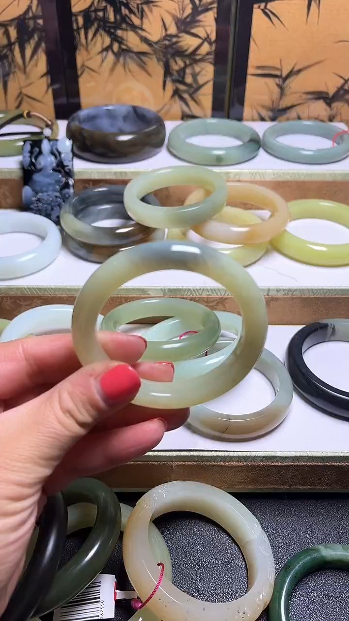 【闪购商品】和田玉手镯未镶嵌新疆若羌蓝皮黄口54+有包容