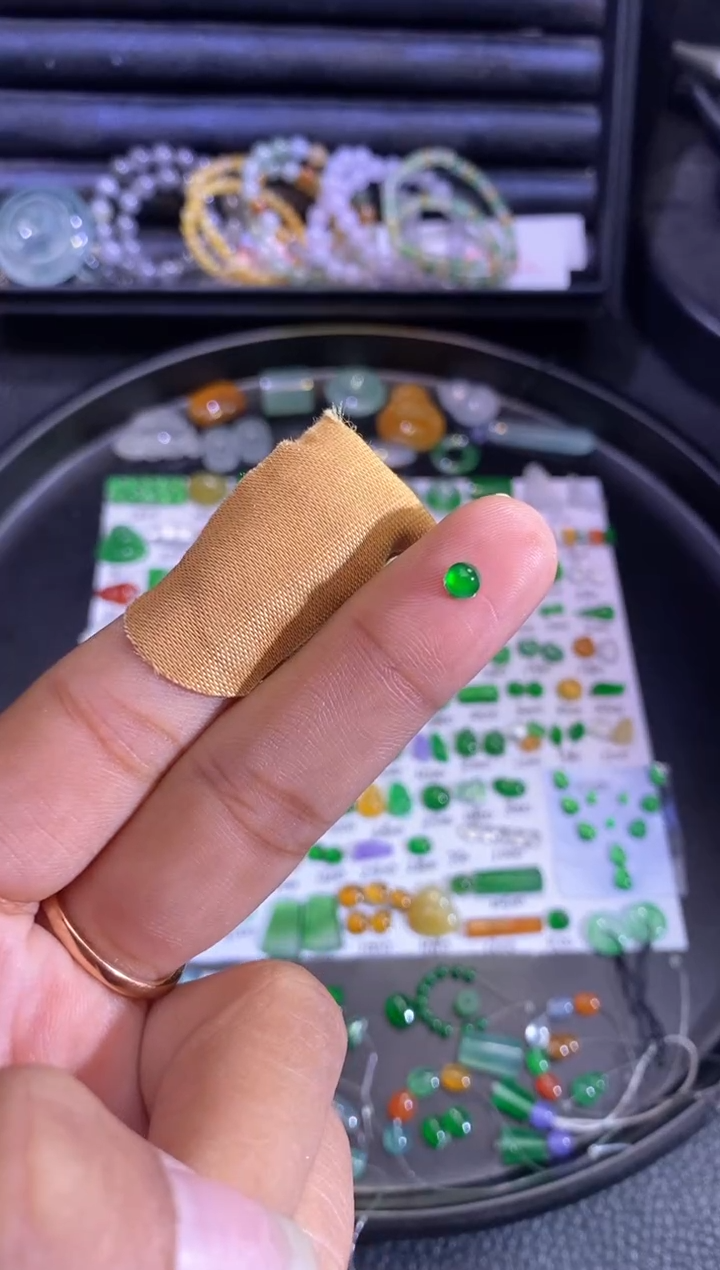 未镶嵌挂件翡翠蛋