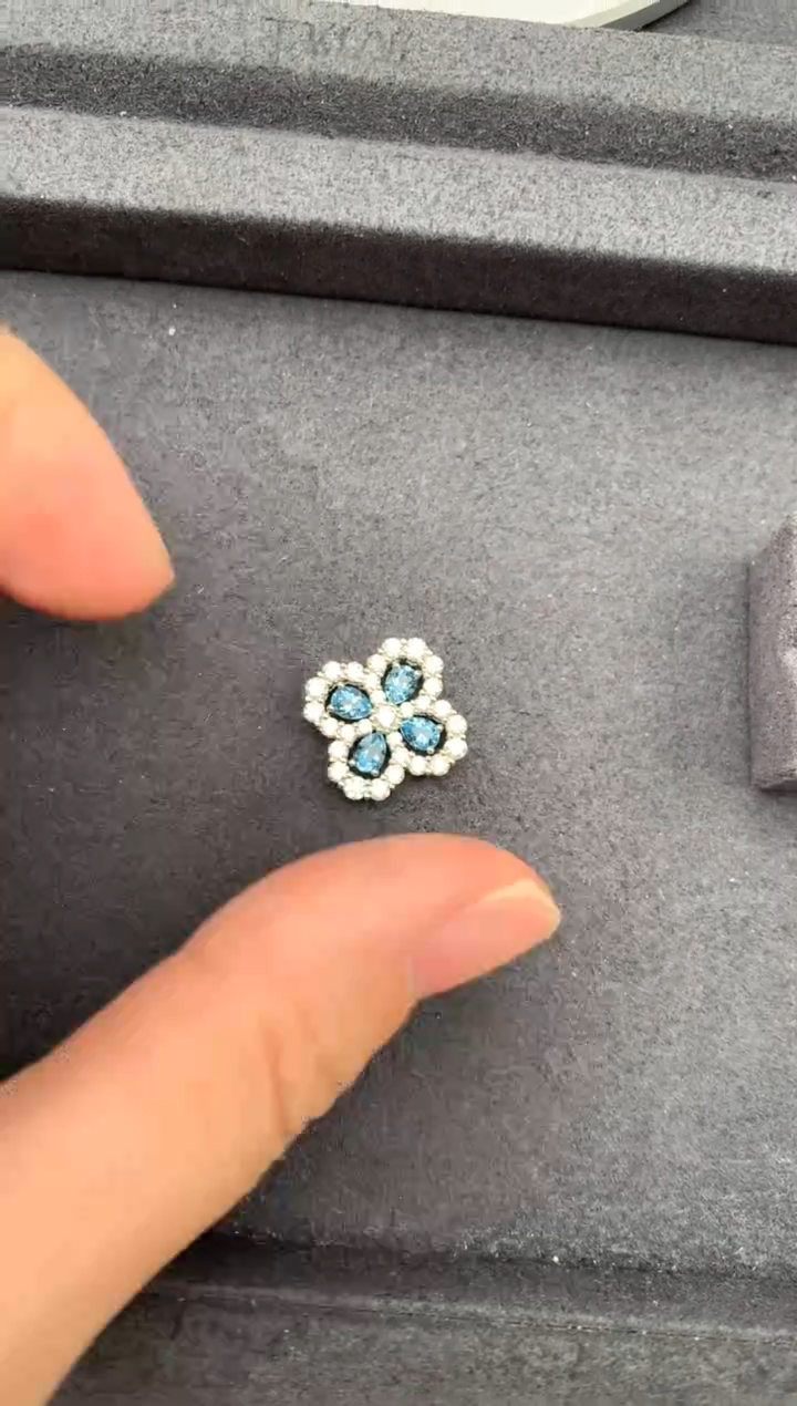 18K金镶嵌吊坠(不含链)海蓝宝石0.6ct海蓝宝 定制  GE