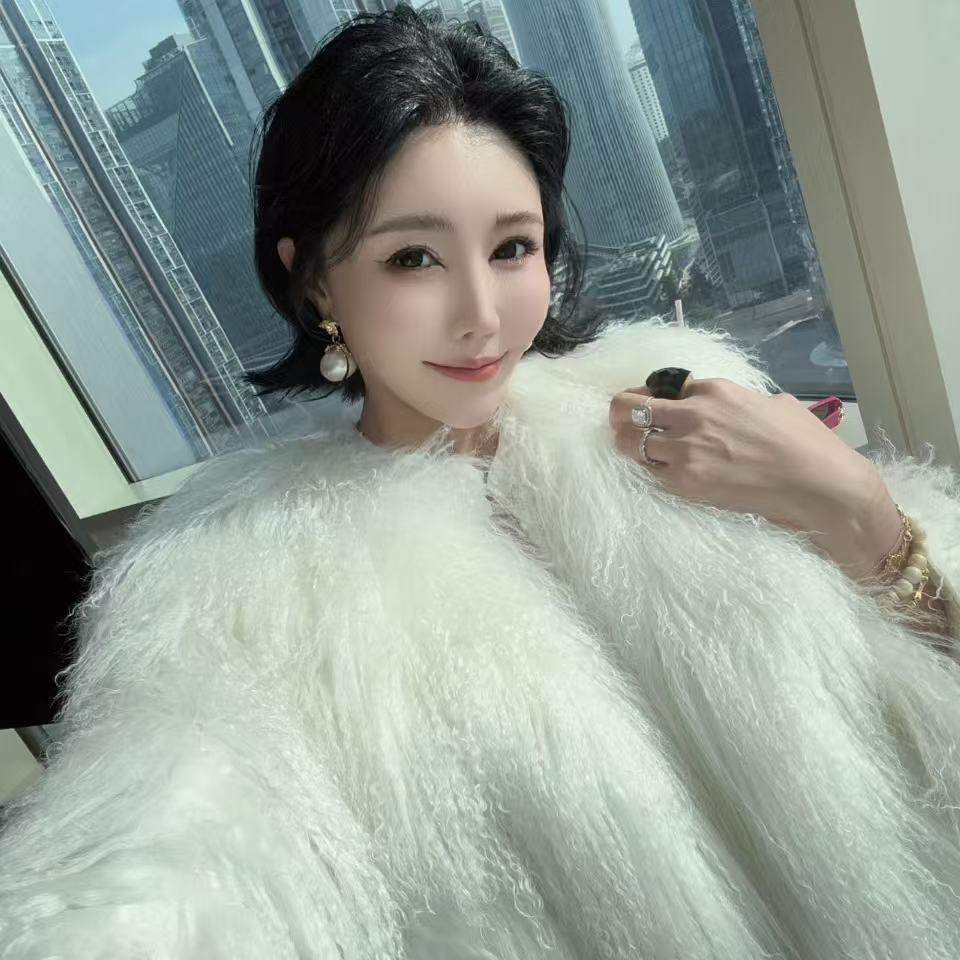 DIYI【太阳女神】黑白两色净版毛毛无领开衫长袖外套WT15041