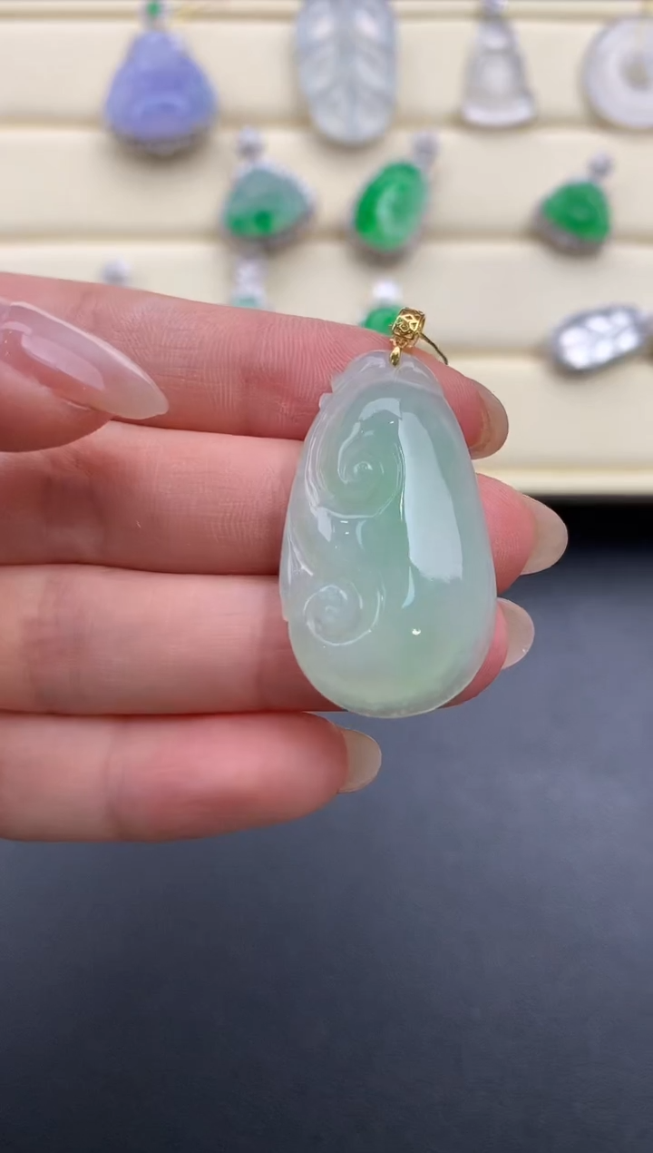 【闪购商品】翡翠颈饰18K金镶嵌Q547      