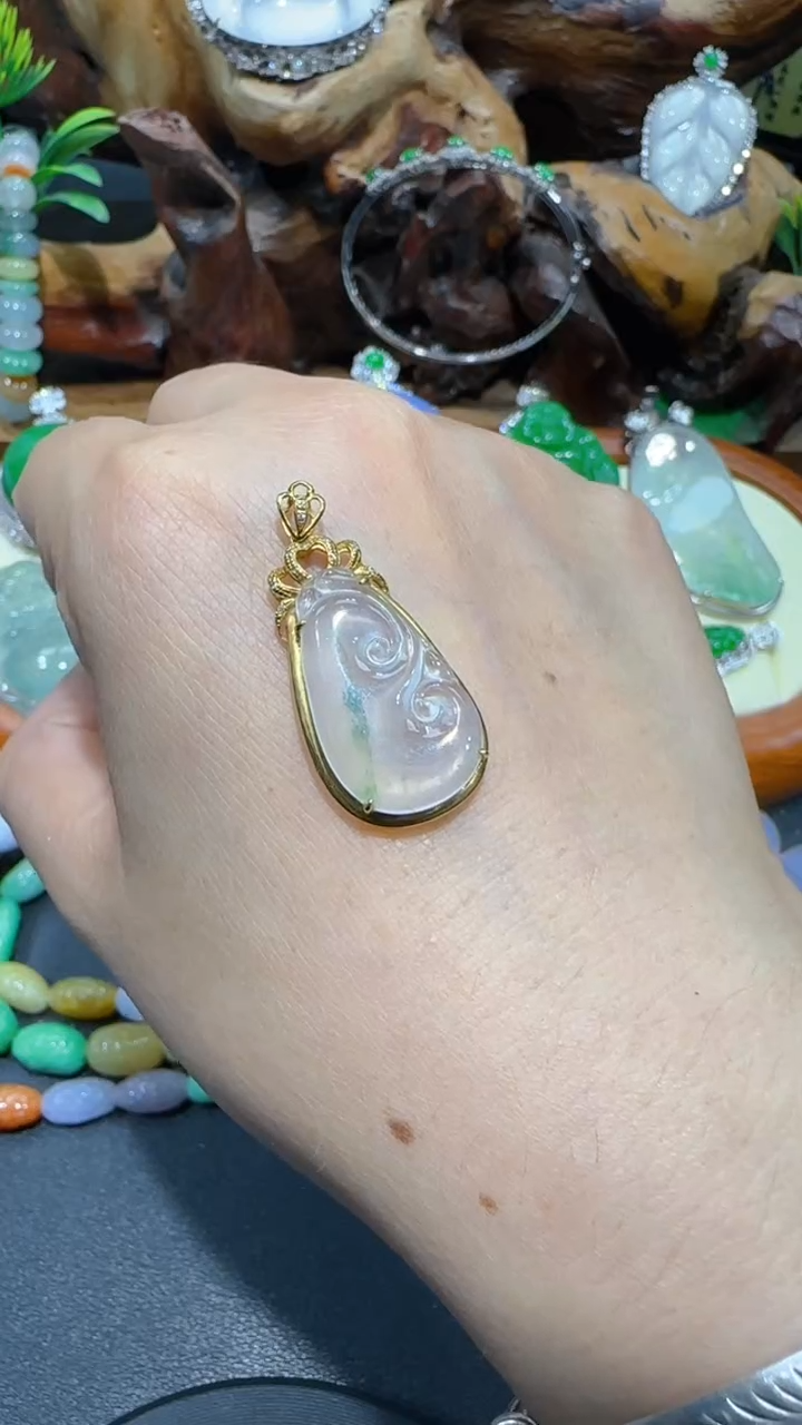 【闪购商品】翡翠吊坠(不含链)18K金镶嵌吊坠