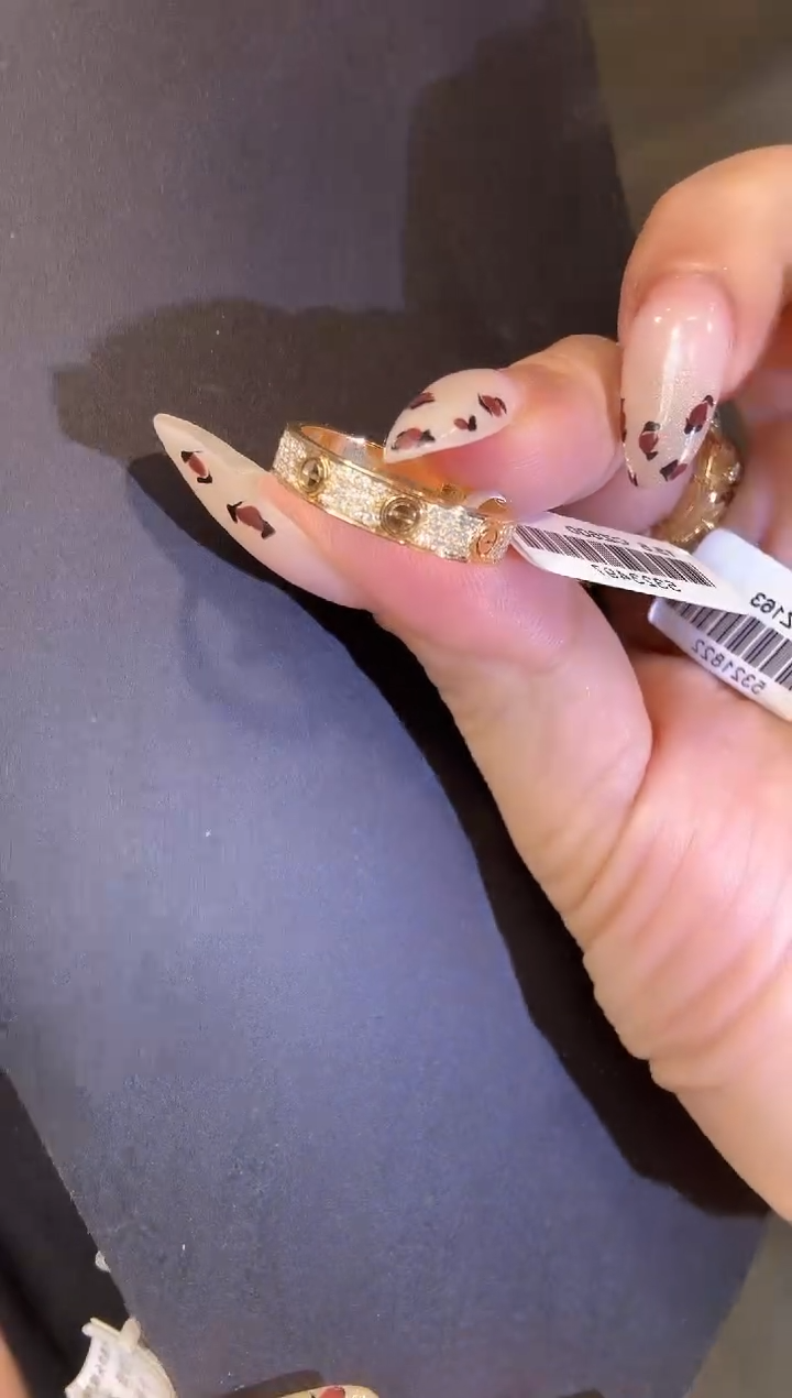 戒指18K金镶嵌钻石满天星戒指