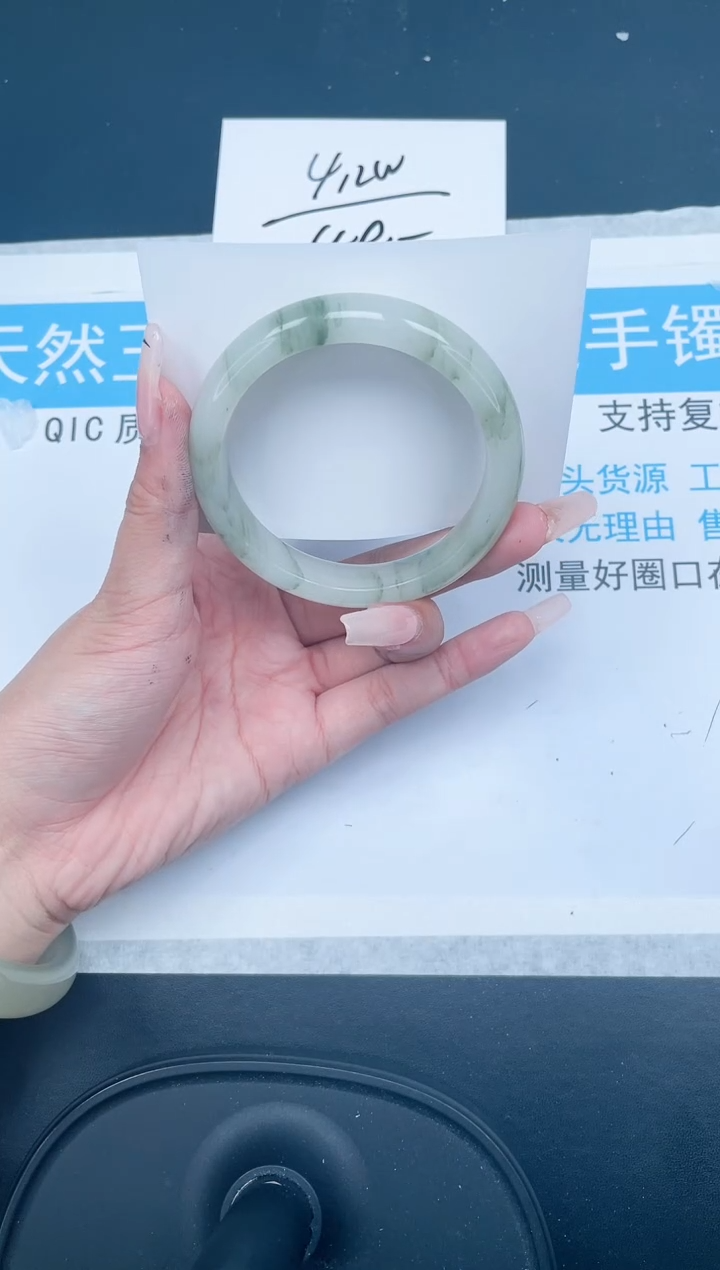 【闪购商品】石英质玉手镯未镶嵌567-56