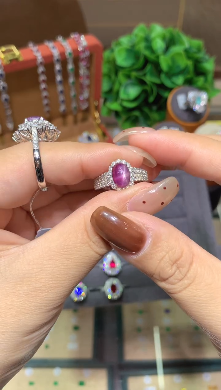 戒指星光蓝宝石18K金镶嵌3.6ct