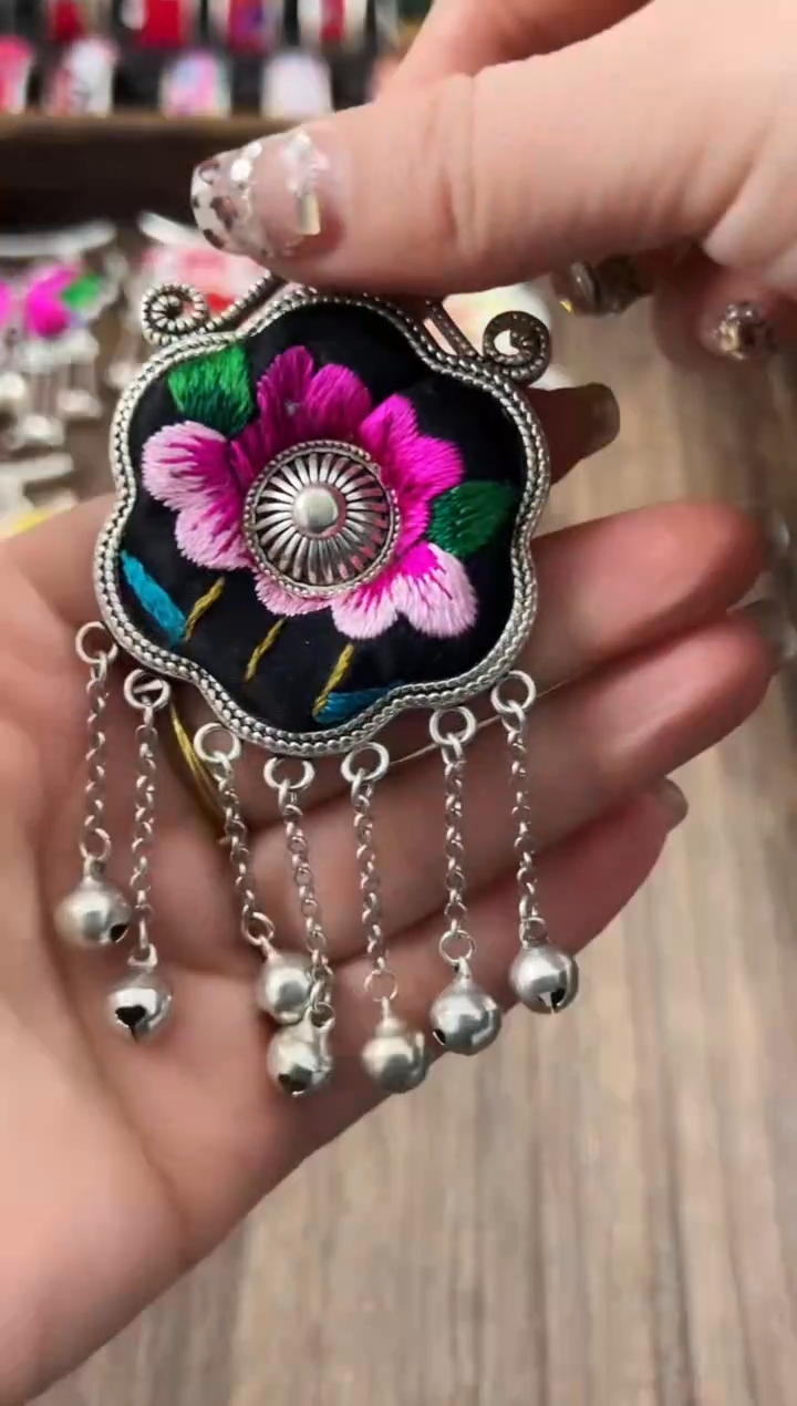 【闪购商品】织绣民族风老绣饰品367