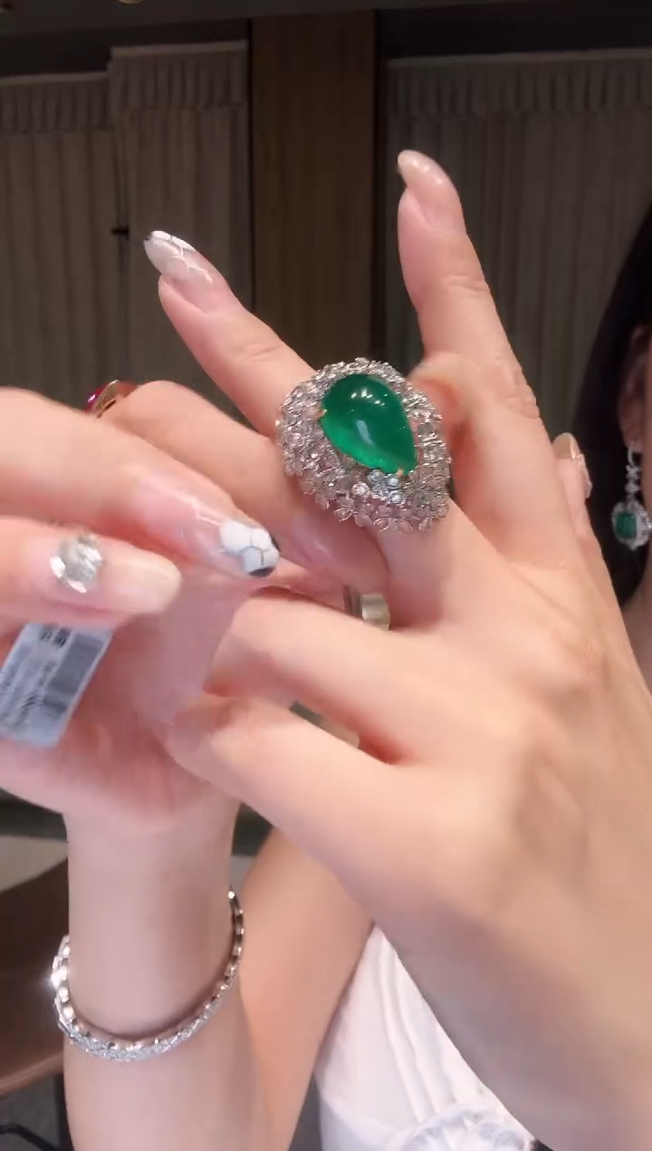 18K金镶嵌戒指祖母绿CH0033