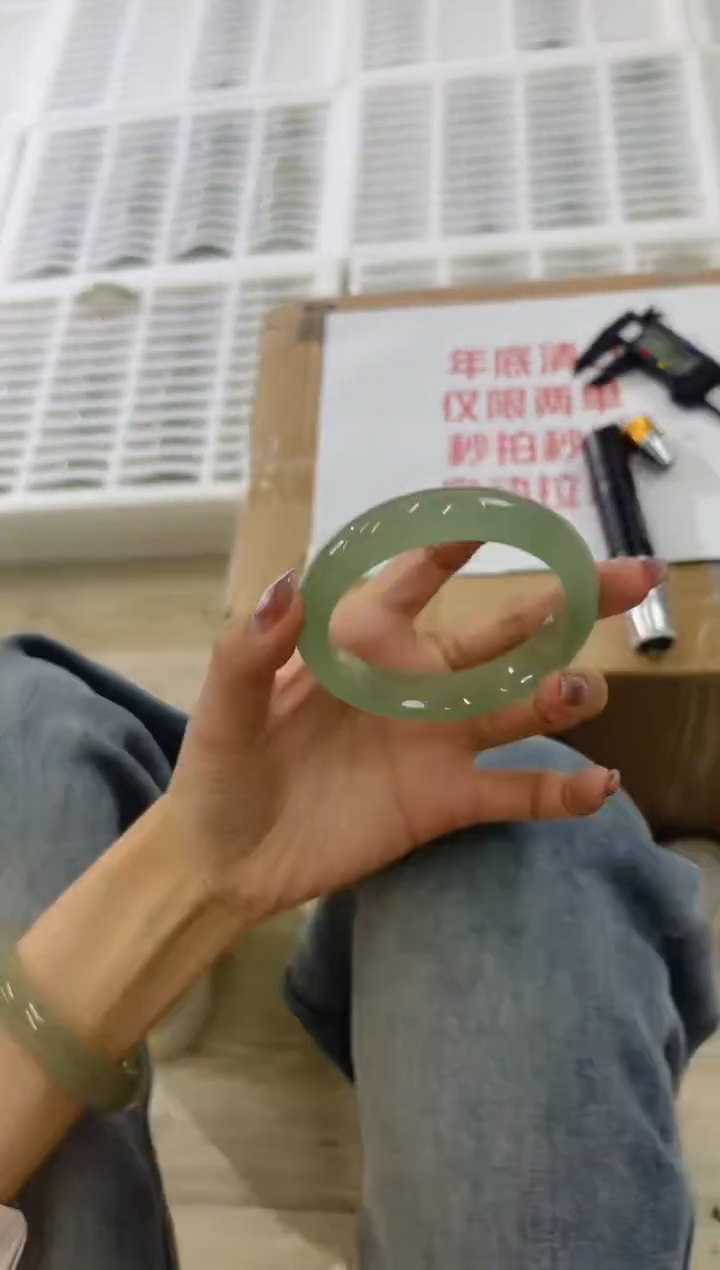 未镶嵌手镯石英质玉18-62D