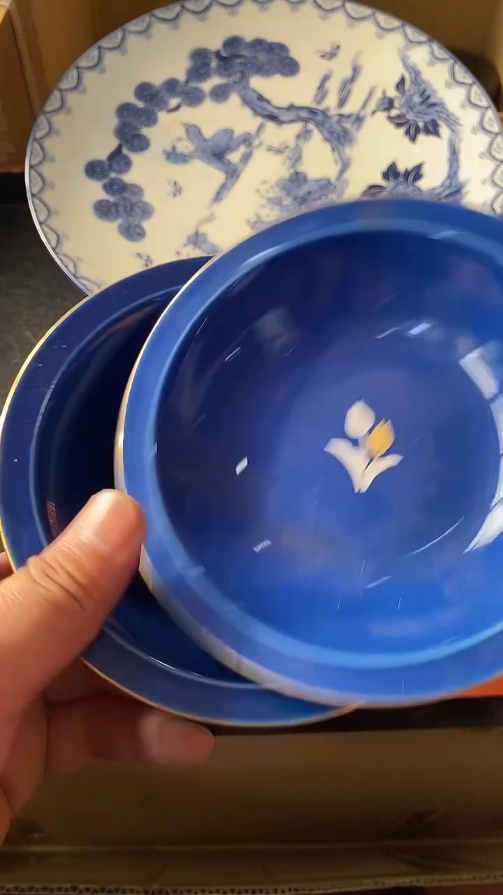 ?****惧海外回流瓷器杂项