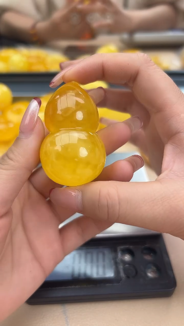 【闪购商品】琥珀裸石未镶嵌蜜蜡吊坠