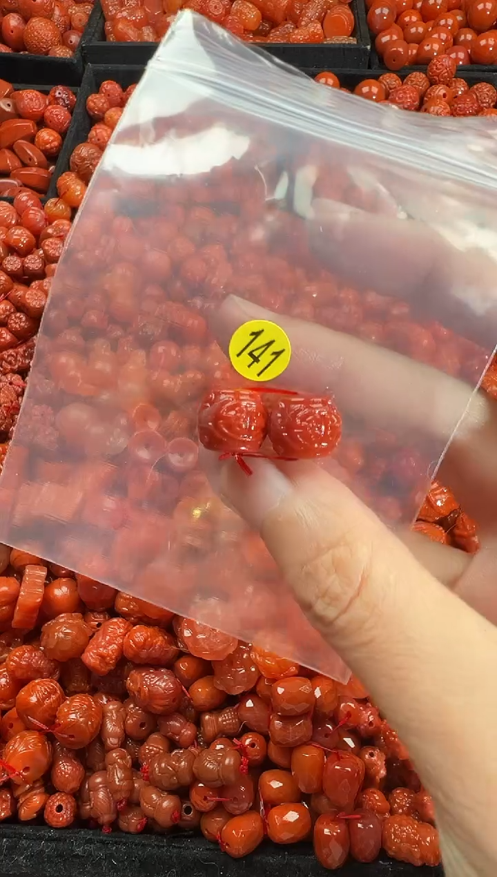 颈饰未镶嵌南红玛瑙1