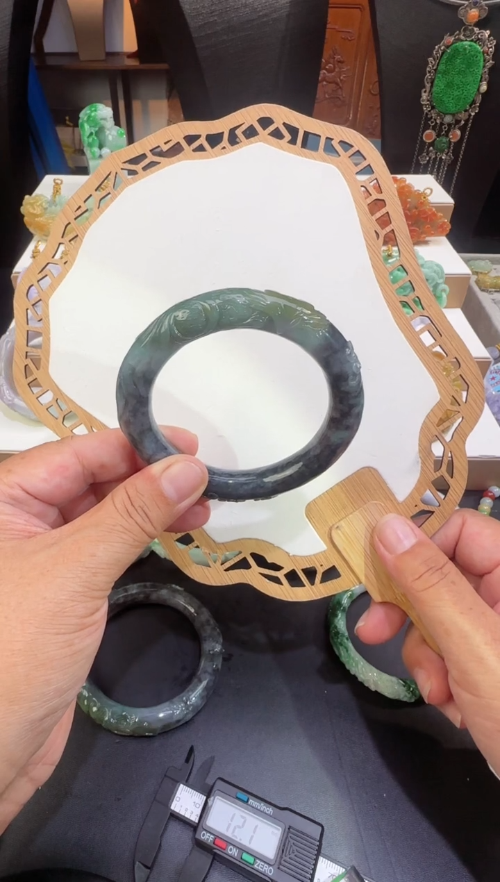 颈饰未镶嵌翡翠手镯5960