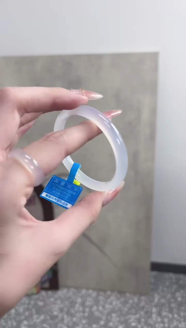 【闪购商品】玛瑙/玉髓手镯未镶嵌50-51圈窄条