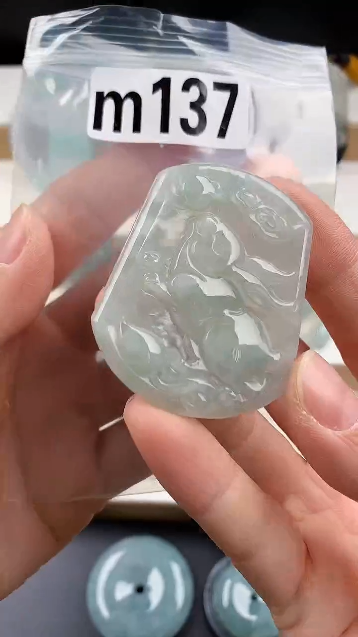 颈饰未镶嵌翡翠天然翡翠吊坠挂件