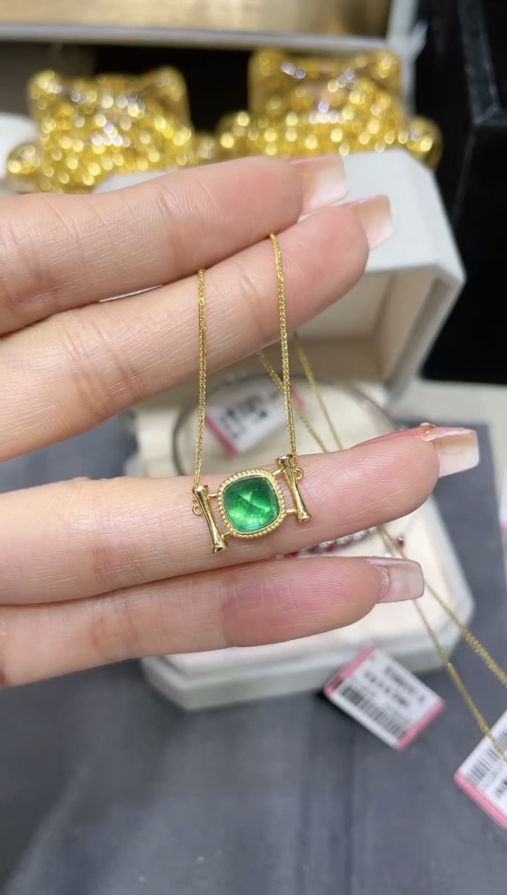【闪购商品】祖母绿项链18K金镶嵌·