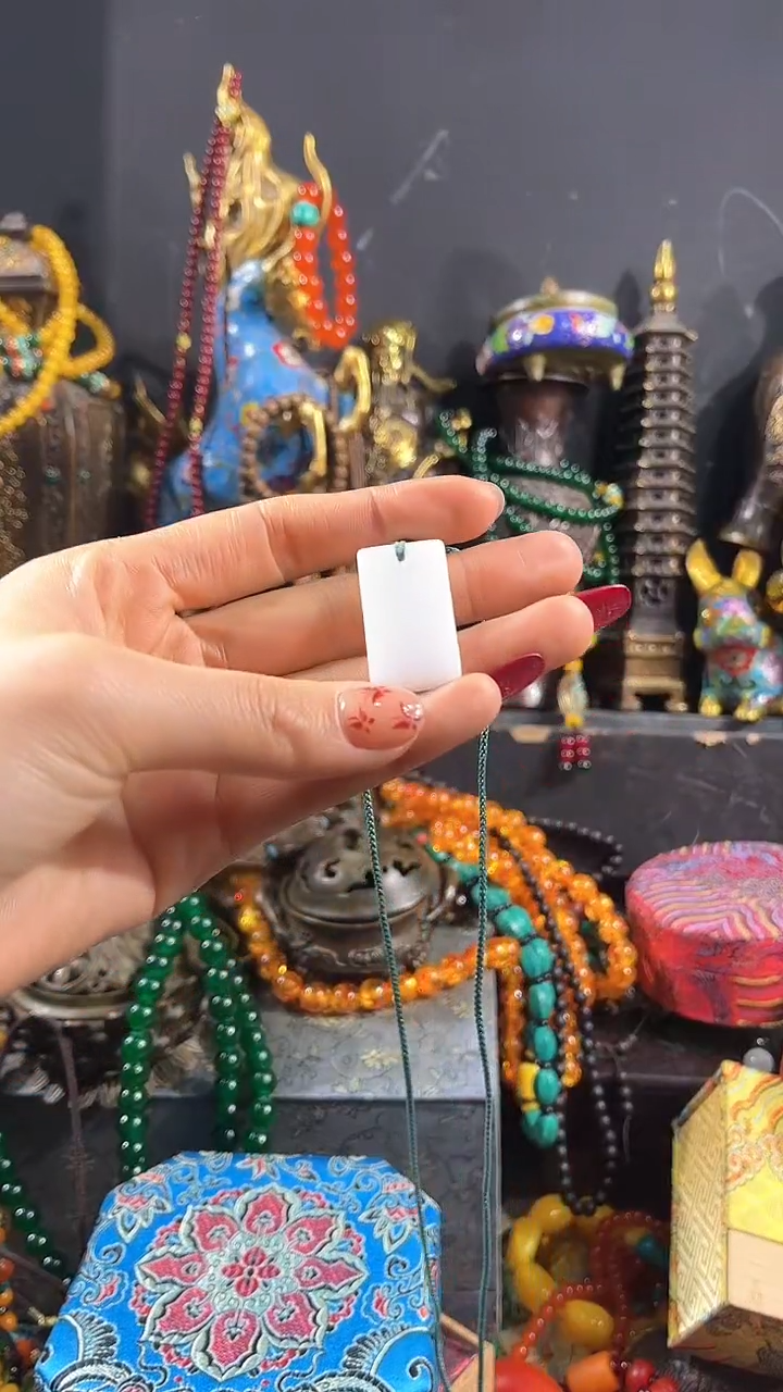 【闪购商品】和田玉颈饰未镶嵌【闪购商品】和田玉无事牌16579