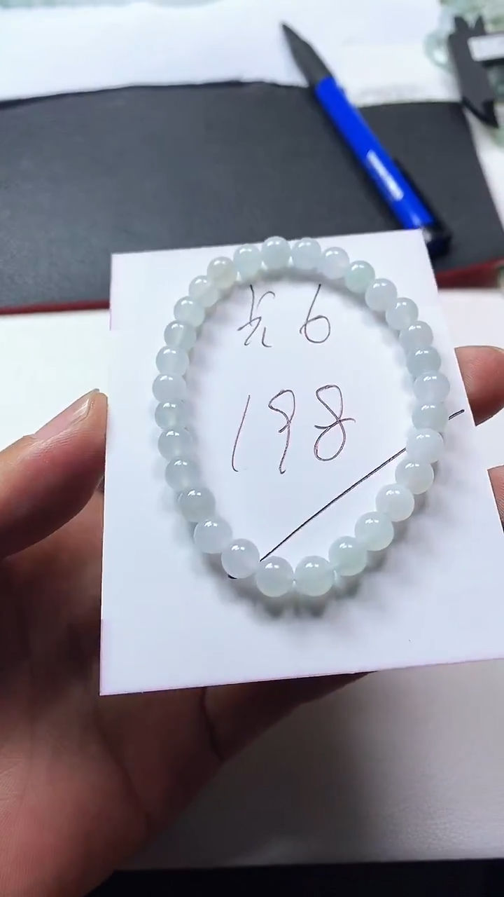 颈饰未镶嵌翡翠手串