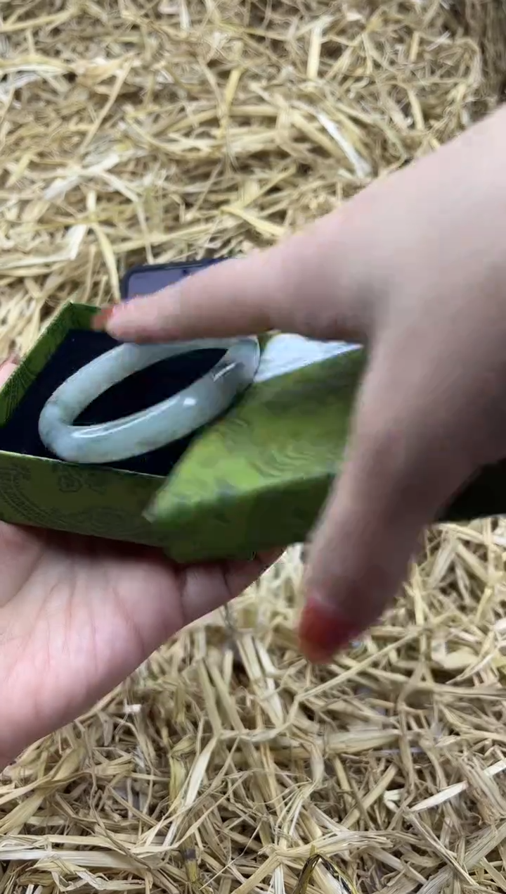 未镶嵌手镯石英质玉F213-60