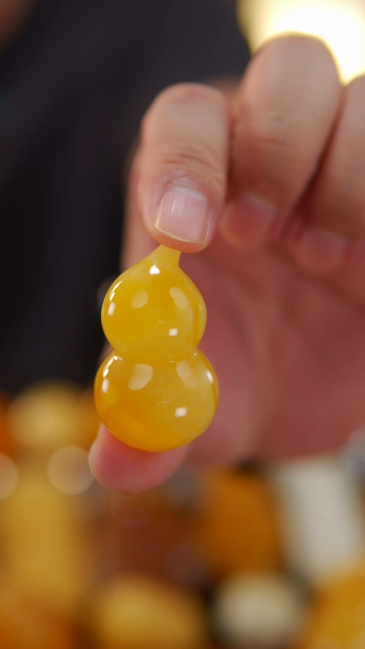 【闪购商品】蜜蜡裸石未镶嵌焦皮葫芦15.45