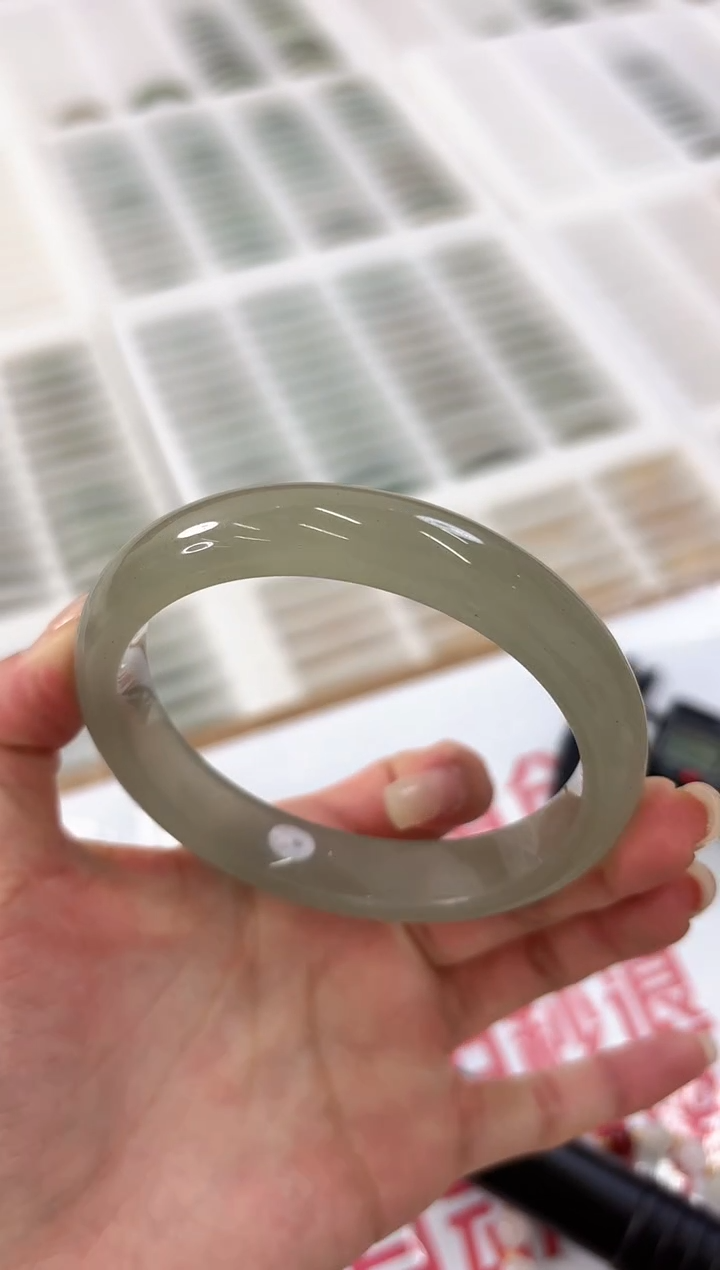 未镶嵌手镯石英质玉72-62D