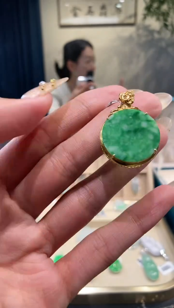 【闪购商品】翡翠吊坠(不含链)18K金镶嵌无事牌