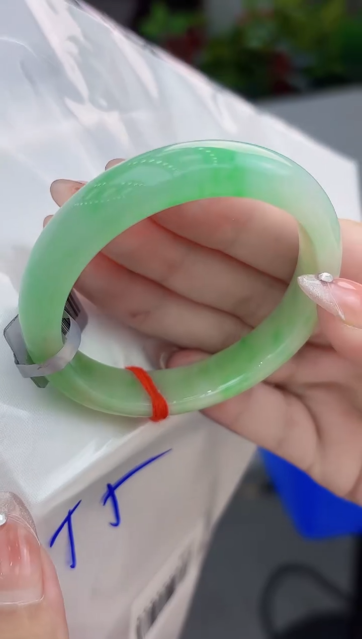 【闪购商品】翡翠手镯未镶嵌翡翠手镯