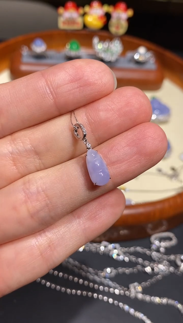 【闪购商品】翡翠颈饰18K金镶嵌吊坠