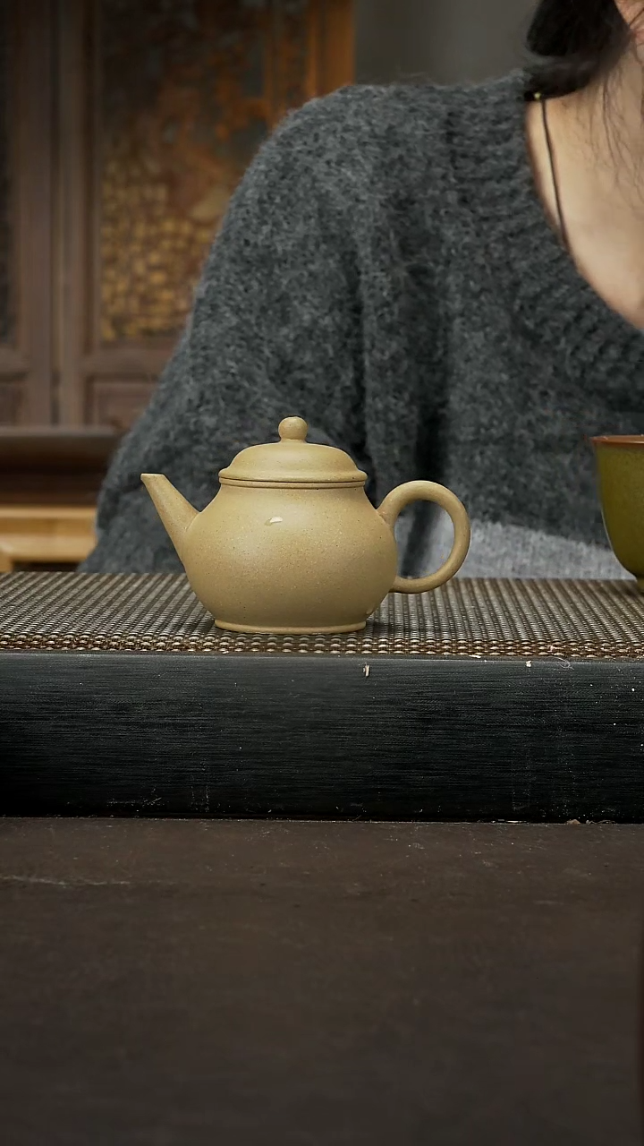 【闪购商品】紫砂茶壶本山绿泥 思婷90cc 037