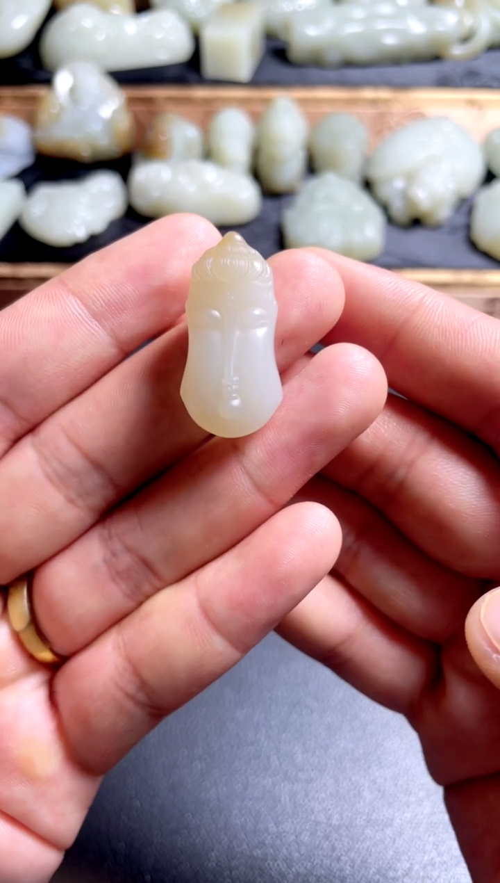 和田玉未镶嵌颈饰不包邮邮费自理.新疆且末近矿料拍一发一