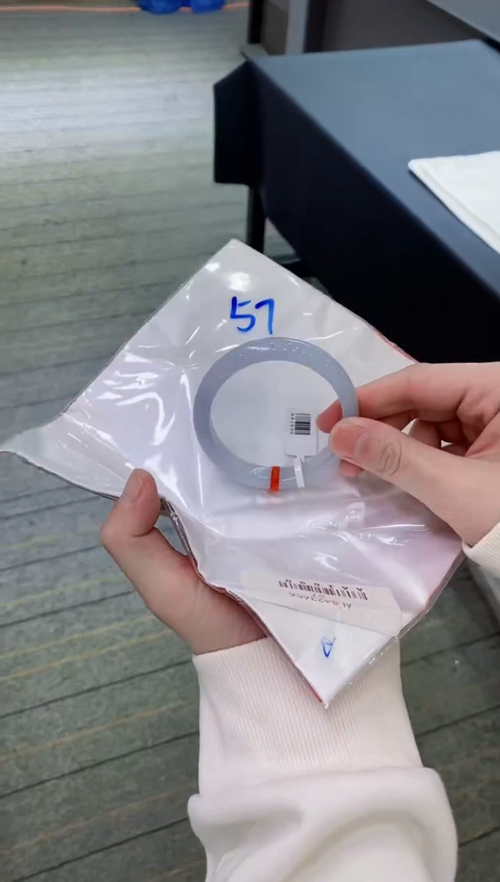 【闪购商品】翡翠手镯未镶嵌            