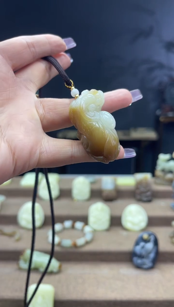 颈饰未镶嵌和田玉1