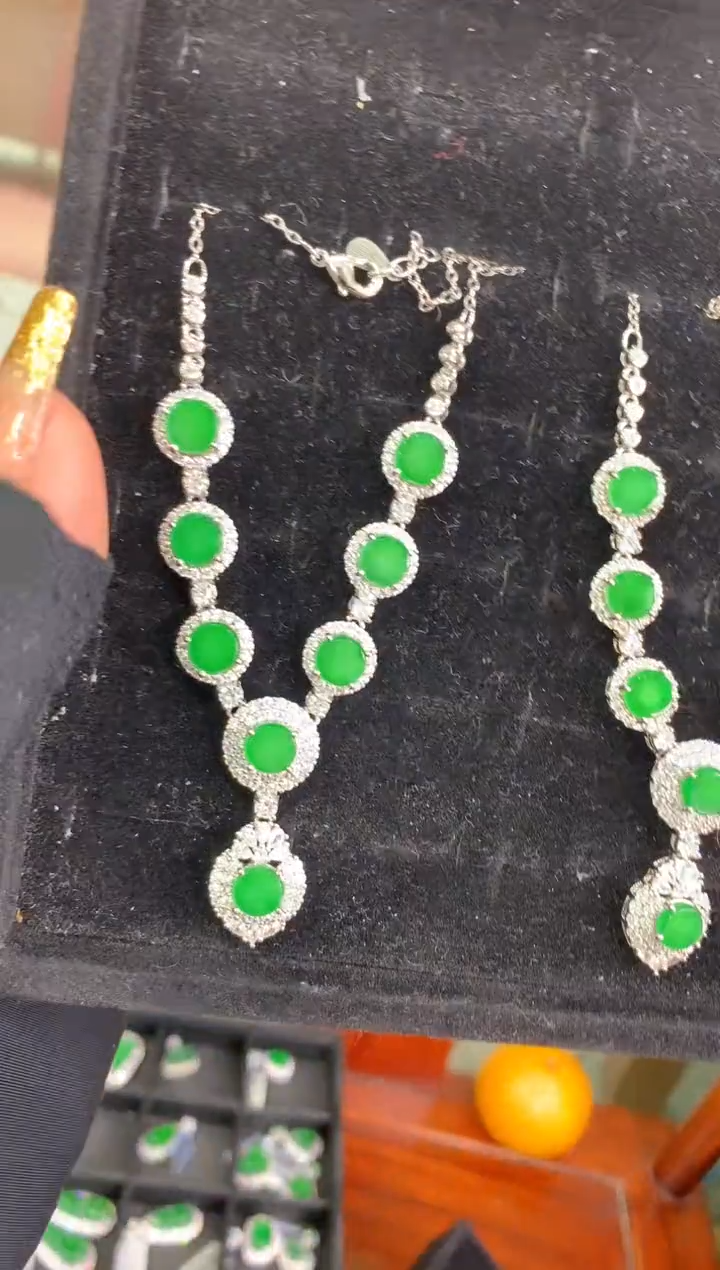 【闪购商品】定制翡翠未镶嵌35定制翡翠-多样性发货（发其一）