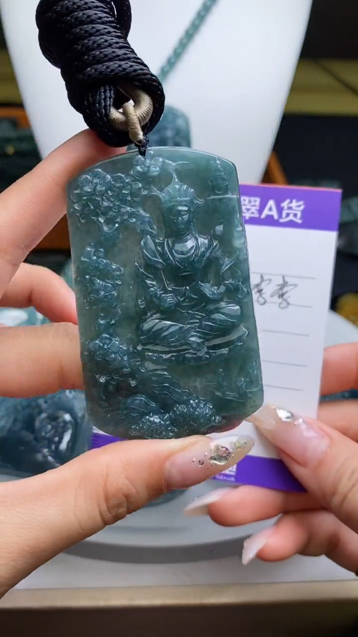 【闪购商品】翡翠颈饰未镶嵌         