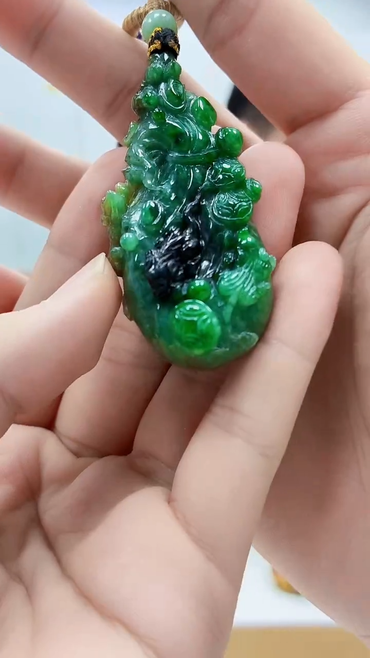 未镶嵌定制翡翠5060bb-毛货挂件77