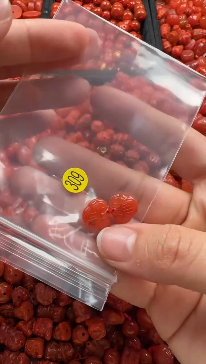 【闪购商品】南红玛瑙颈饰未镶嵌1