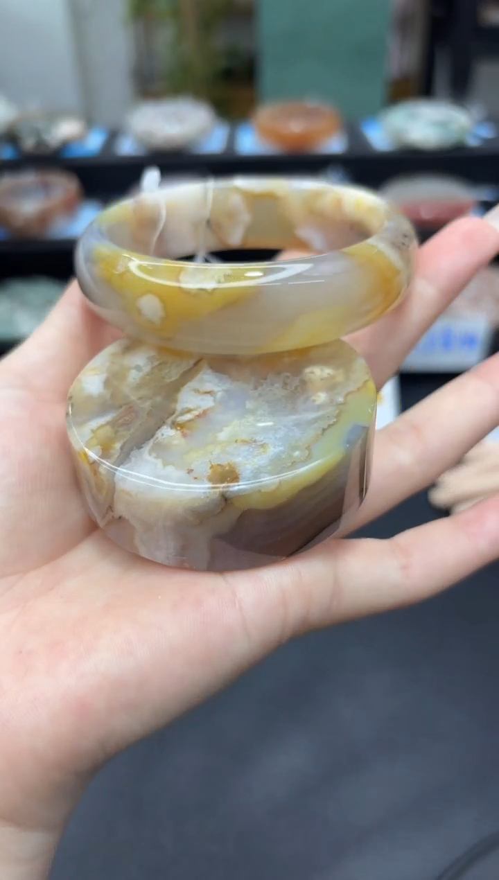 【闪购商品】石英质玉未镶嵌手镯C25(61圈赠送镯心)