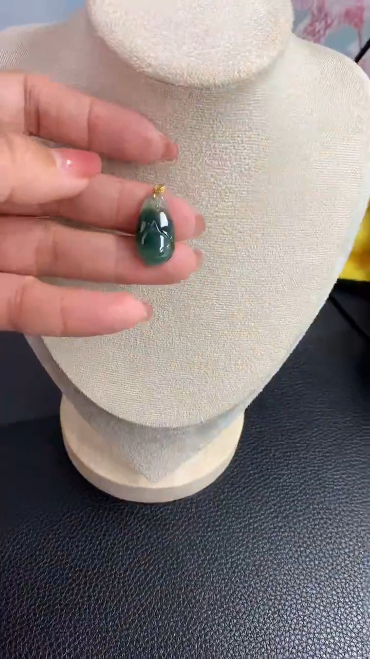 【闪购商品】翡翠颈饰18K金镶嵌翡翠