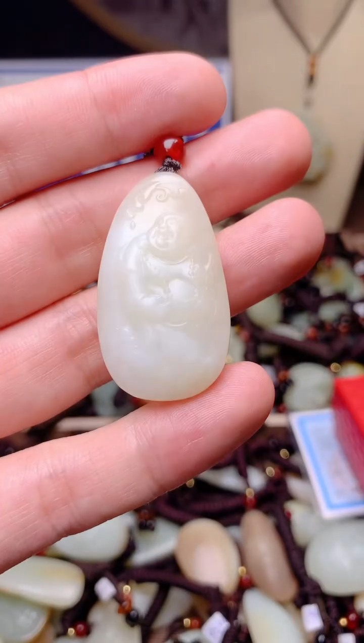 和田玉未镶嵌颈饰1