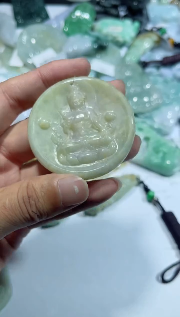 【闪购商品】翡翠颈饰未镶嵌00009242