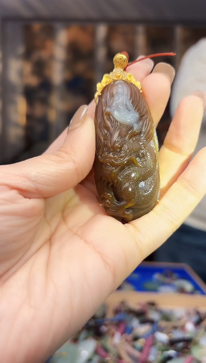 【闪购商品】和田玉挂件18K金镶嵌拍一发一