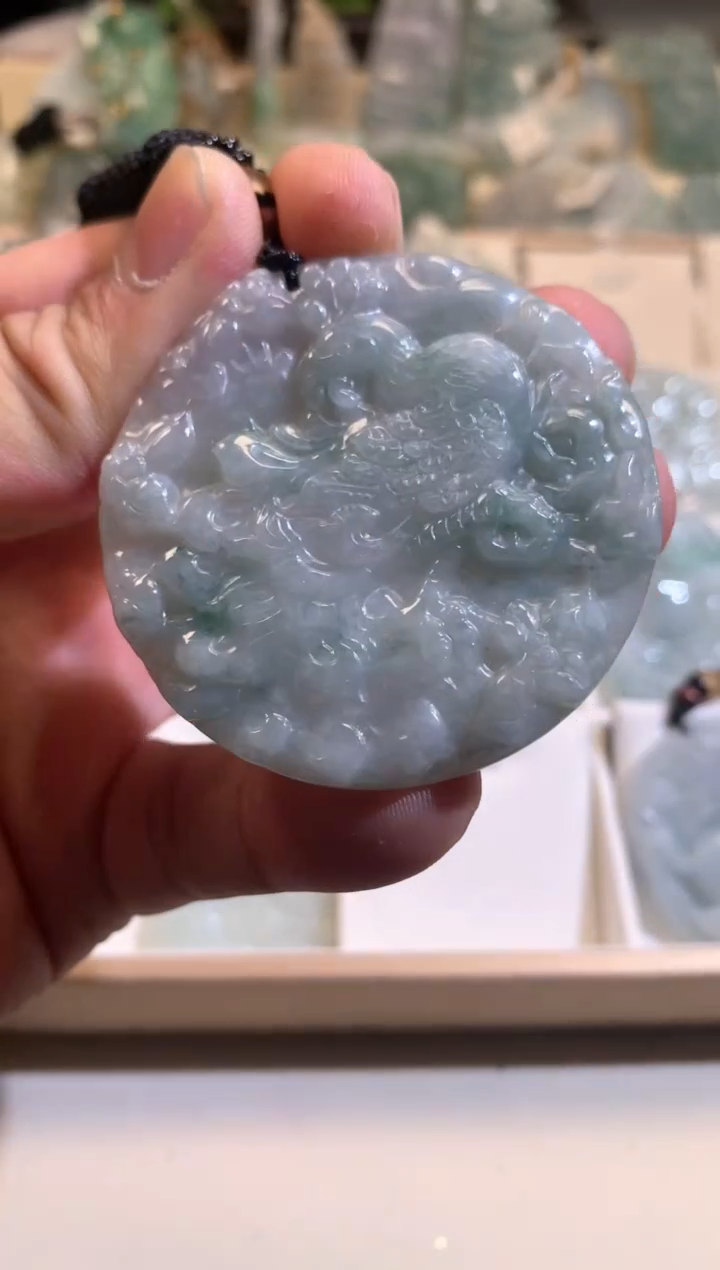 【闪购商品】翡翠颈饰未镶嵌02/12/79