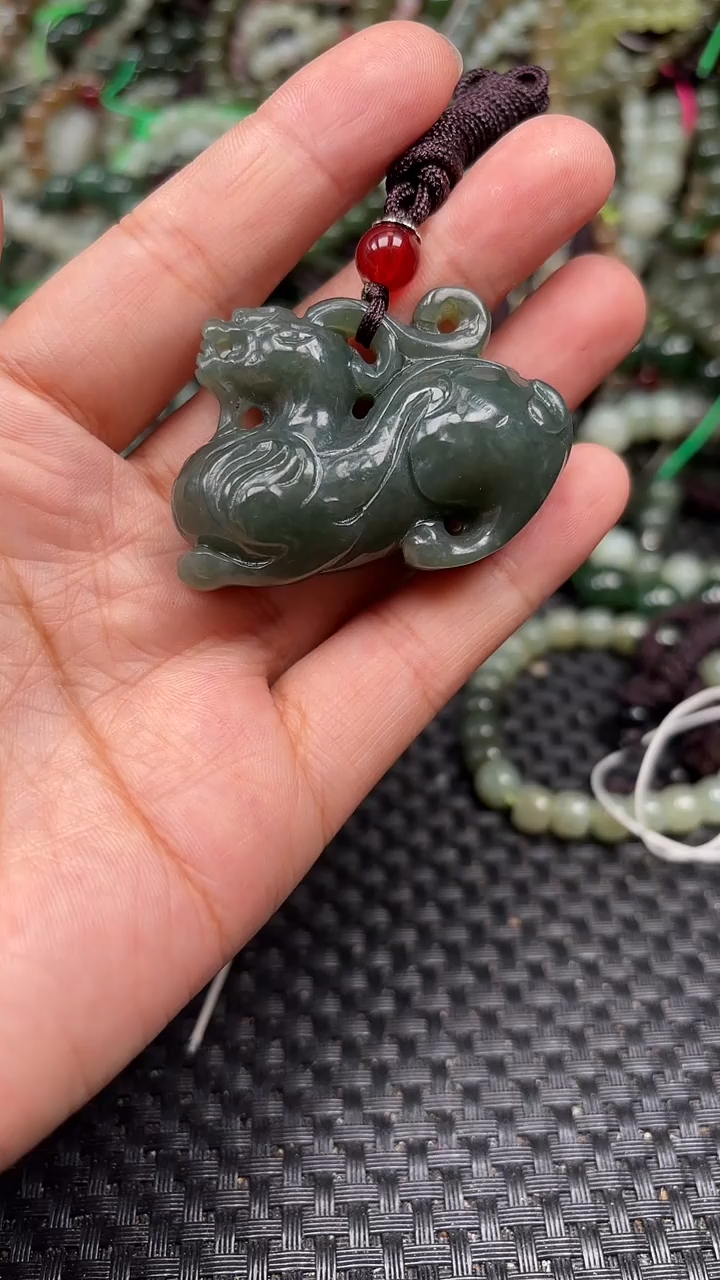 和田玉未镶嵌颈饰1