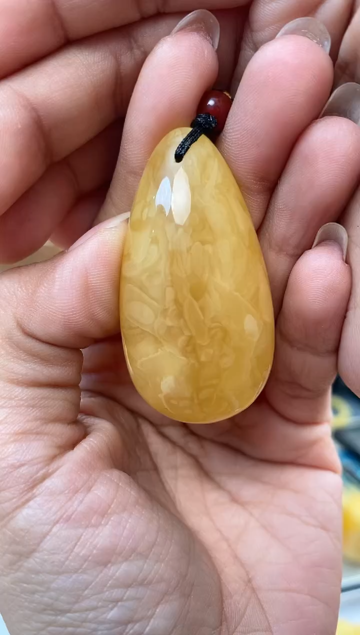 【闪购商品】蜜蜡裸石未镶嵌天然琥珀蜜蜡水滴
