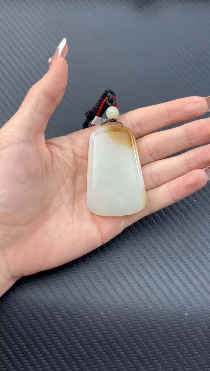 【闪购商品】和田玉吊坠(赠链)未镶嵌且末金山微色差吊坠